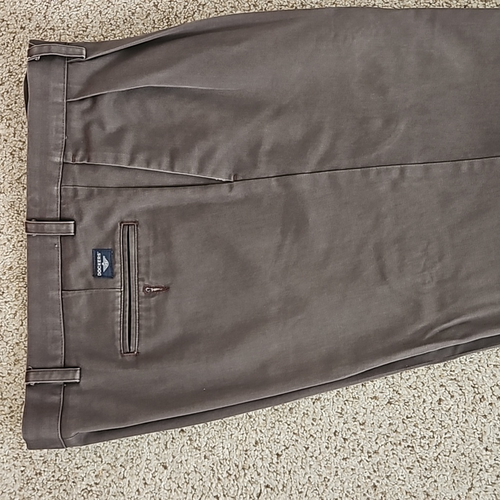Dockers Men's Brown Pants 36X30, Very good condition, Size (Waist 36)